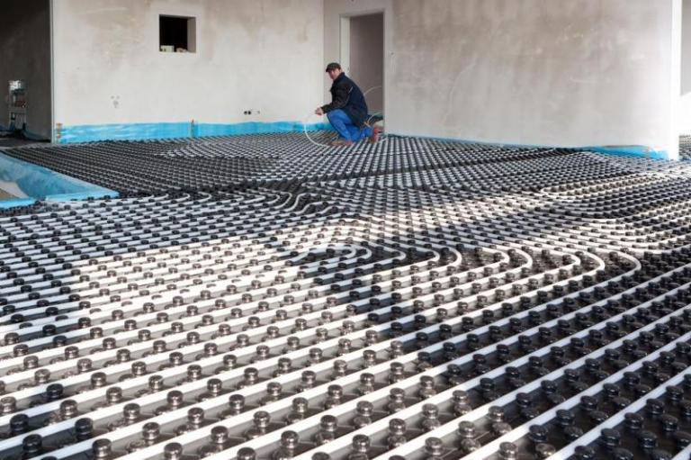 Plancher chauffant, atouts et étapes d'une pose réussie